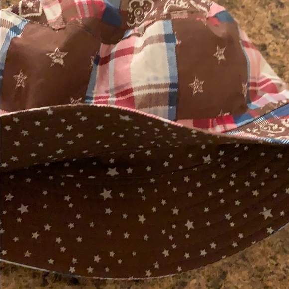 **WHOLESALE** Reversible Kids Bucket Hats - Picture 6 of 10